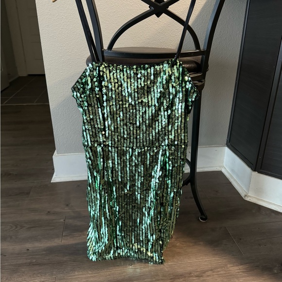 sequin mini dress - Picture 3 of 3